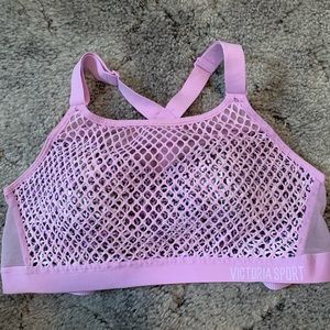 Women’s sports bra